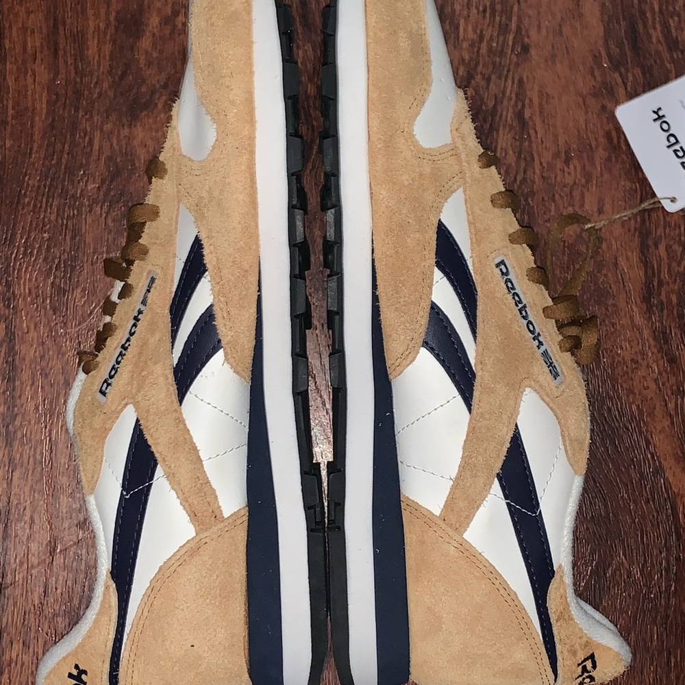 Reebok - Picture 12 of 14